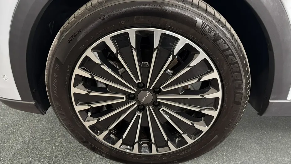 OMODA Omoda 9 -