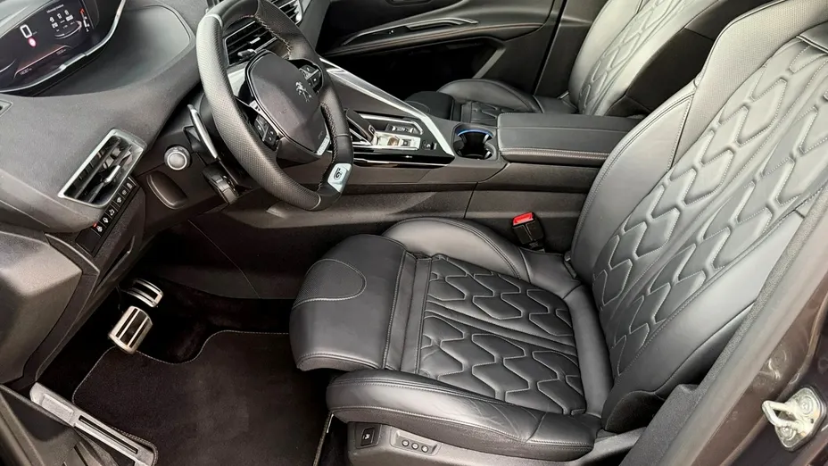 PEUGEOT 5008 -