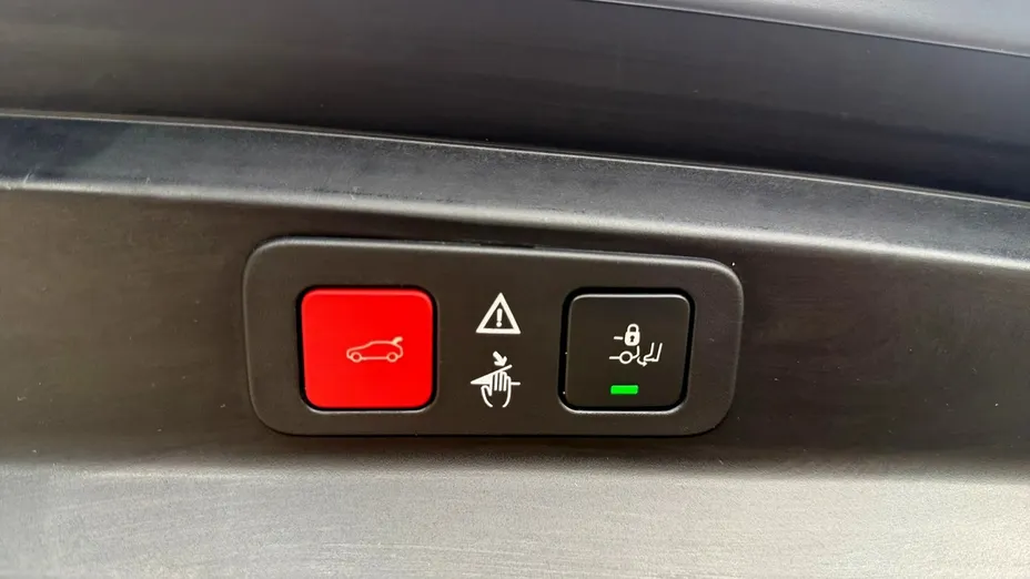 PEUGEOT 5008 -