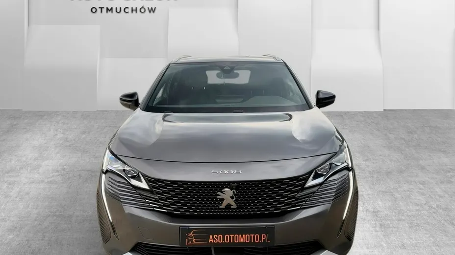 PEUGEOT 5008 -