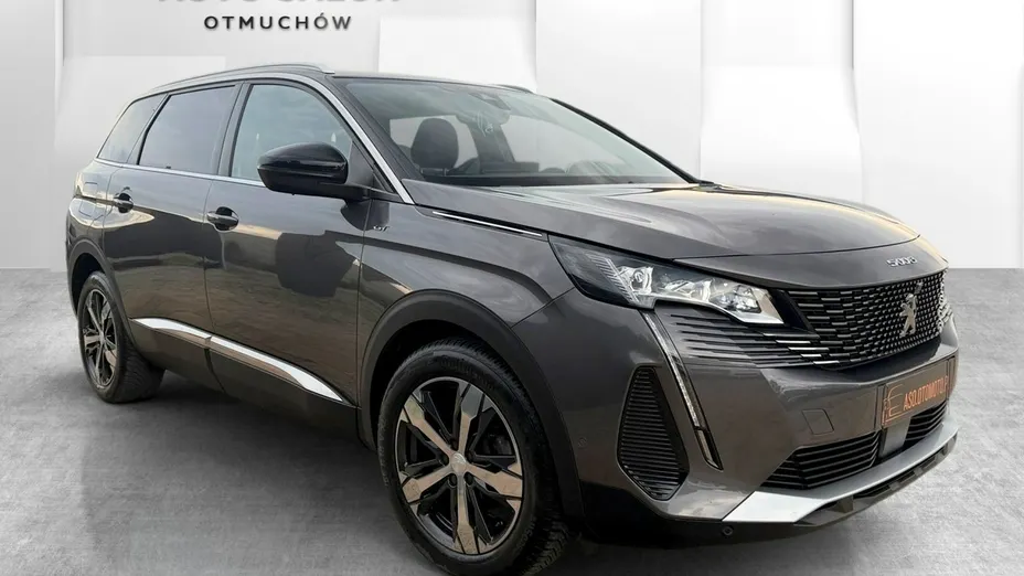 PEUGEOT 5008 -