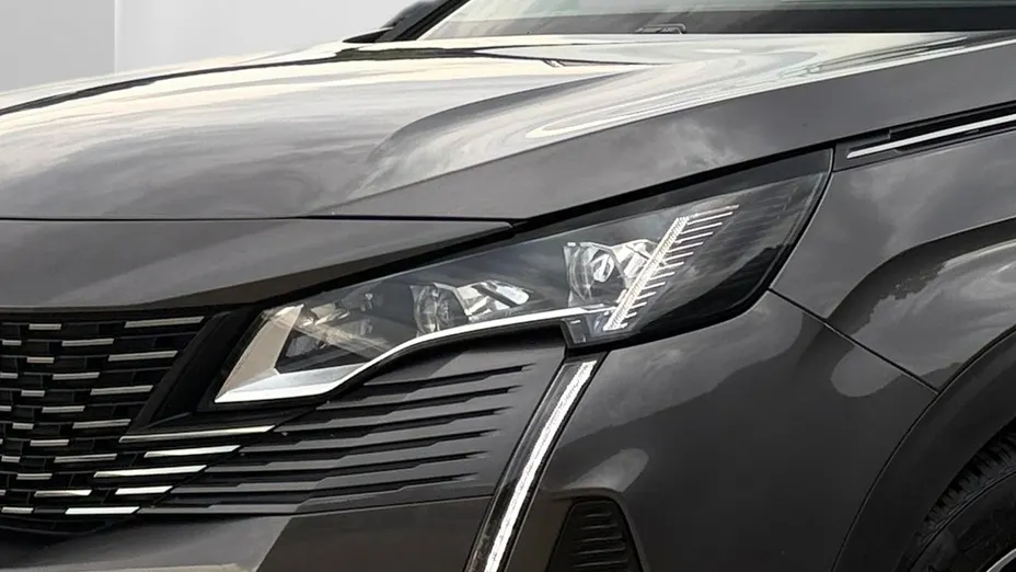PEUGEOT 5008 -