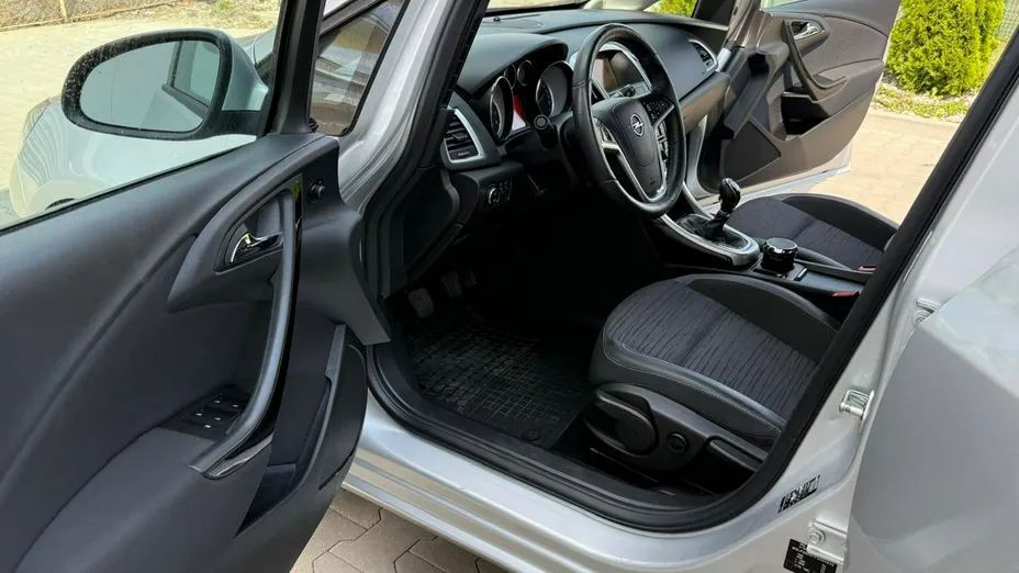 OPEL Astra -