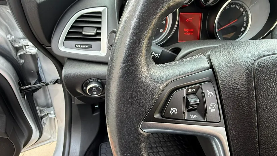 OPEL Astra -