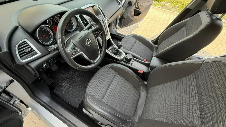 OPEL Astra -