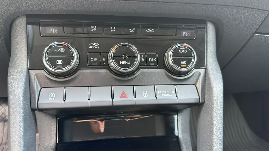 SKODA Karoq -