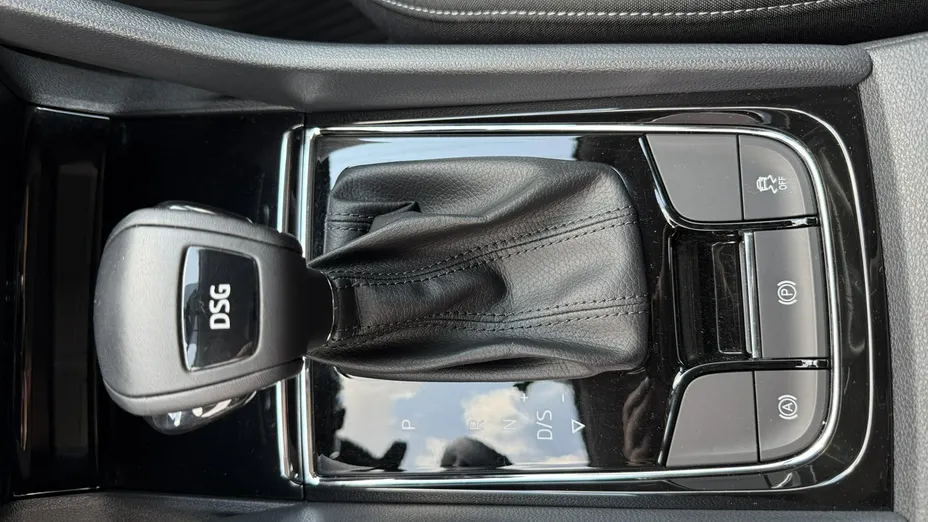 SKODA Karoq -
