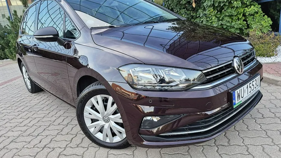 VOLKSWAGEN Golf Sportsvan -