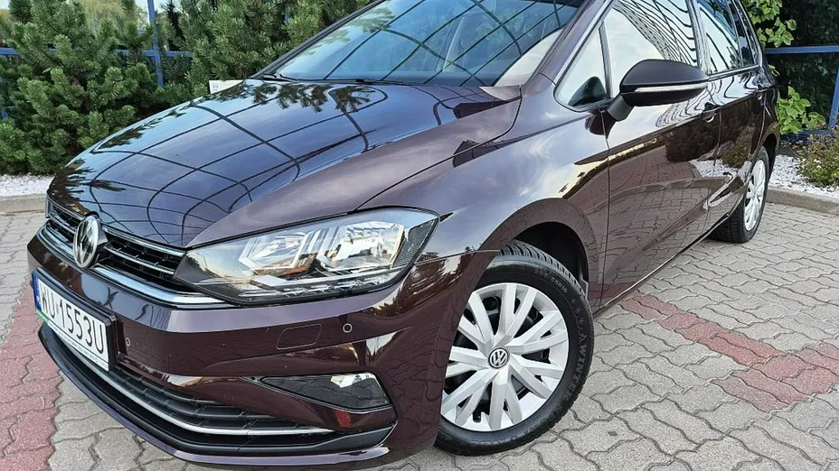 VOLKSWAGEN Golf Sportsvan -