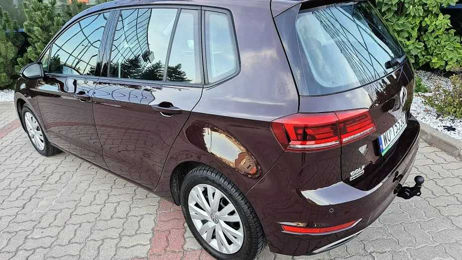VOLKSWAGEN Golf Sportsvan -