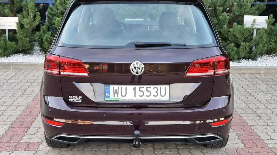 VOLKSWAGEN Golf Sportsvan -