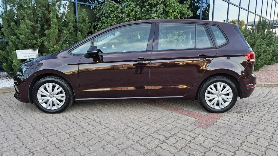 VOLKSWAGEN Golf Sportsvan -