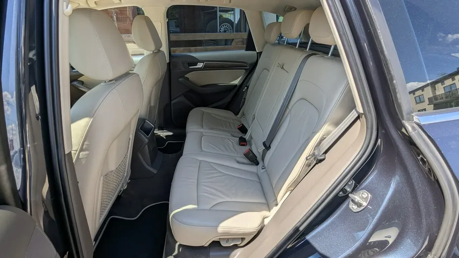 AUDI Q5 -