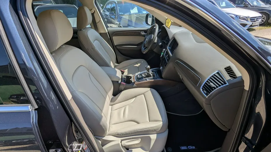 AUDI Q5 -