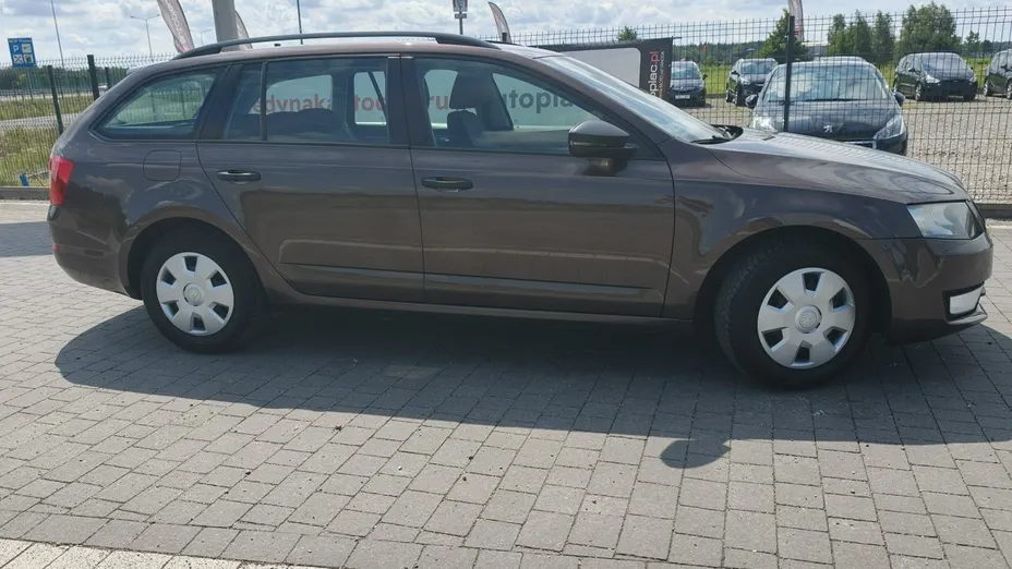 SKODA Octavia -