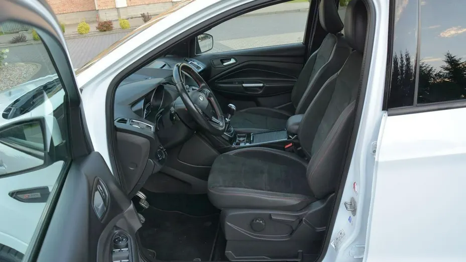 FORD Kuga -