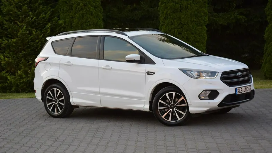 FORD Kuga -