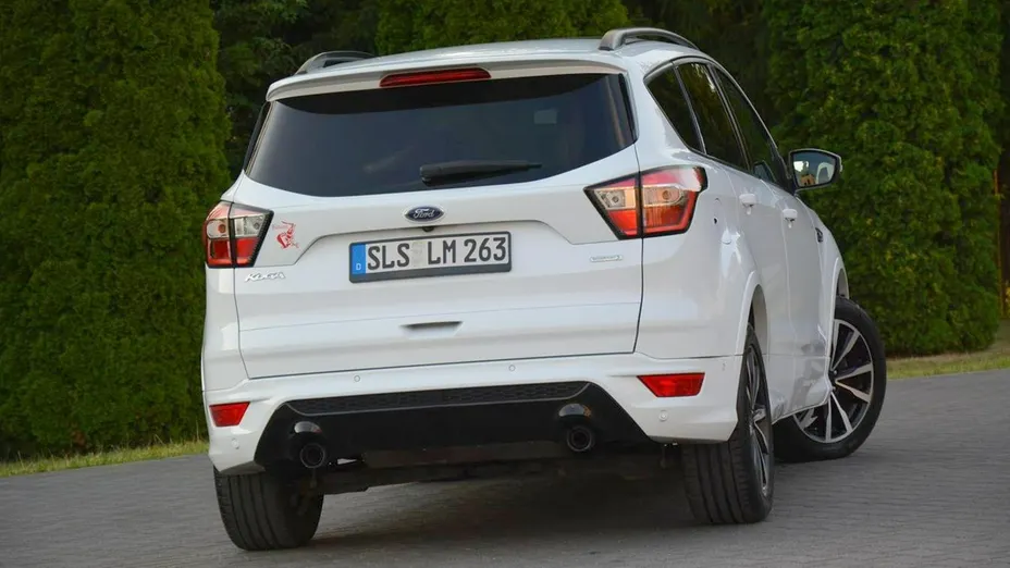FORD Kuga -