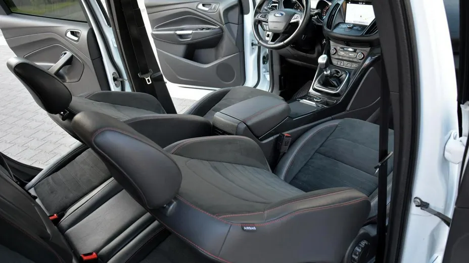 FORD Kuga -
