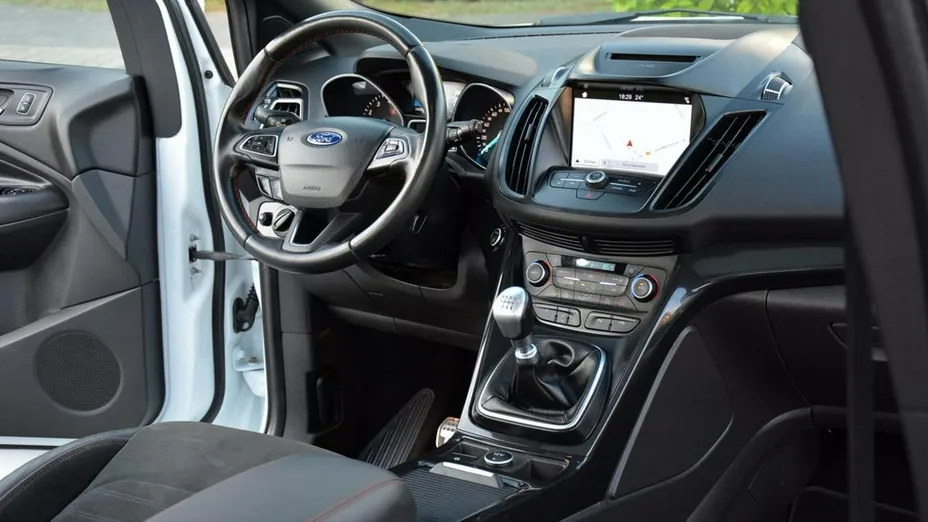 FORD Kuga -