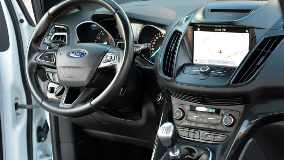 FORD Kuga -