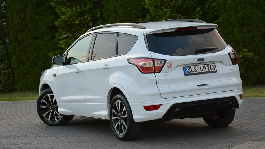 FORD Kuga -