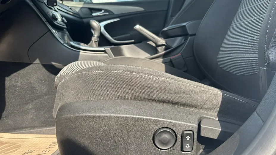 OPEL Insignia -