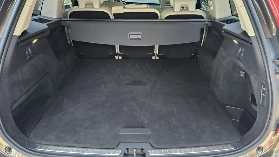 VOLVO XC90 -