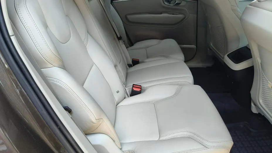 VOLVO XC90 -