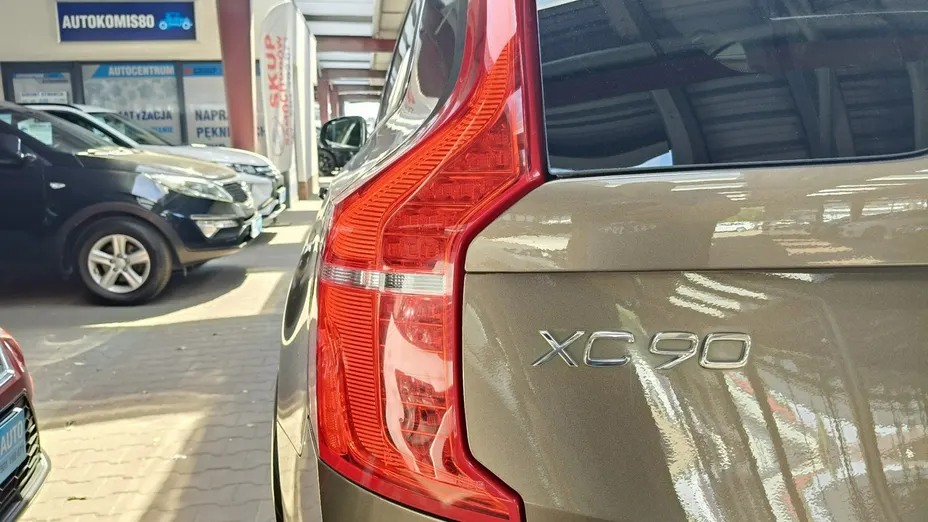 VOLVO XC90 -