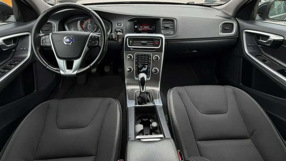 VOLVO S60 -