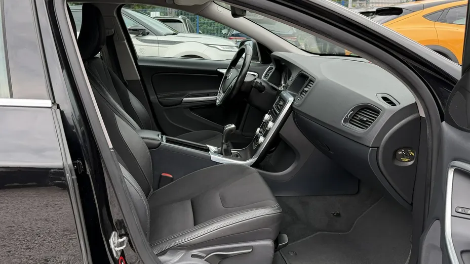 VOLVO S60 -