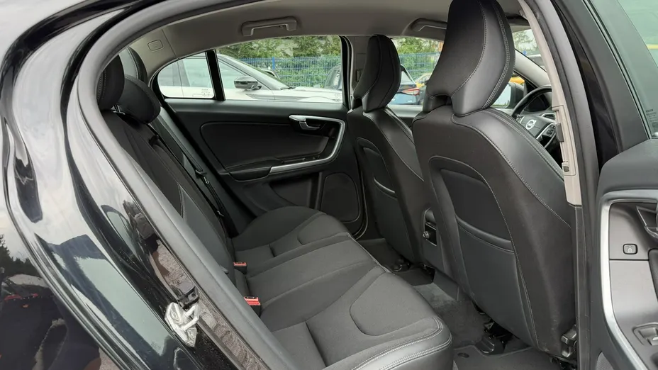 VOLVO S60 -
