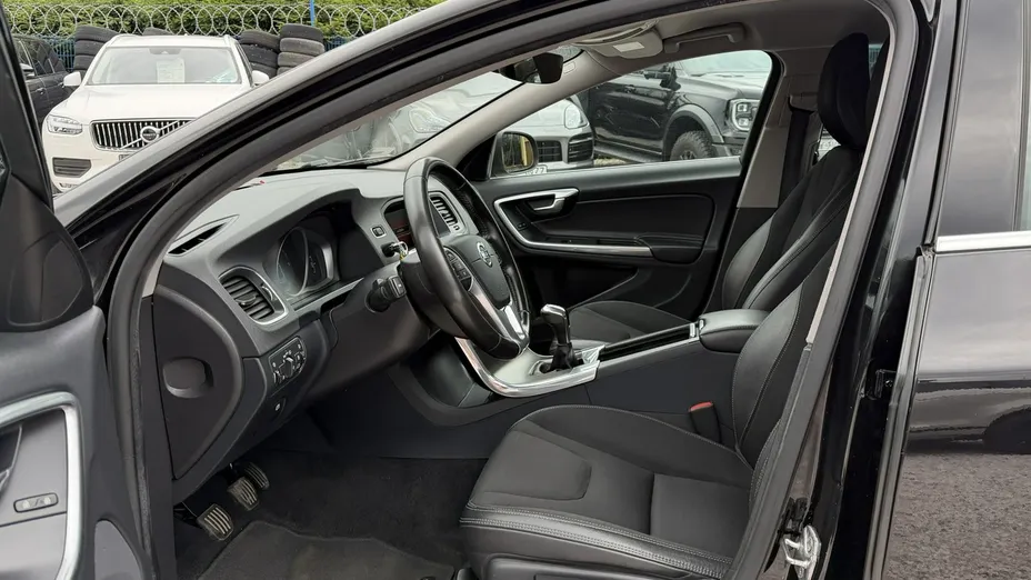 VOLVO S60 -