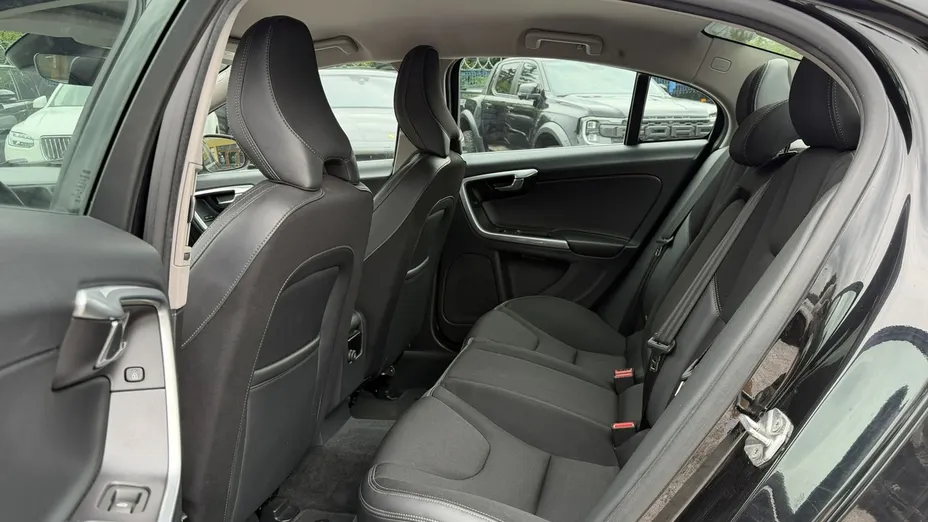 VOLVO S60 -
