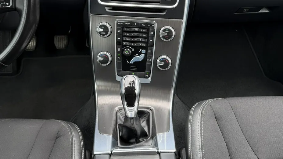 VOLVO S60 -