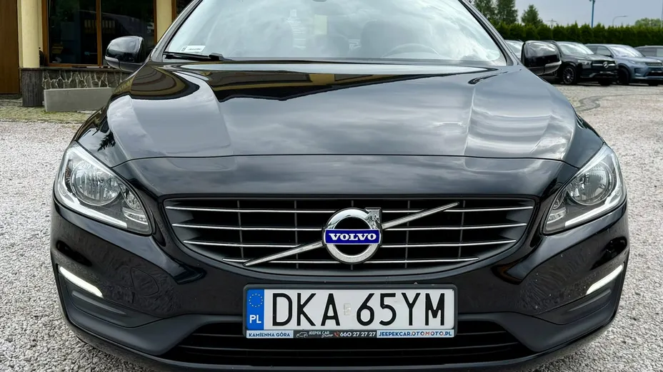 VOLVO S60 -