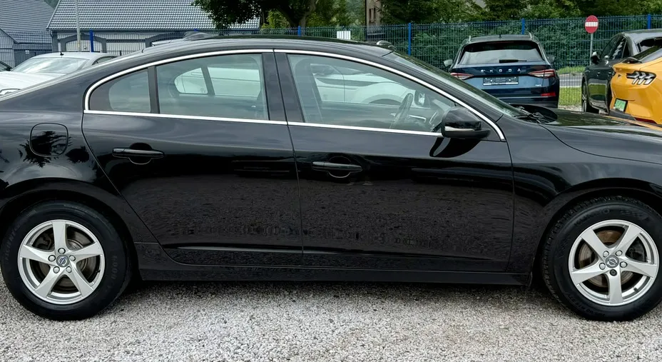 VOLVO S60 -