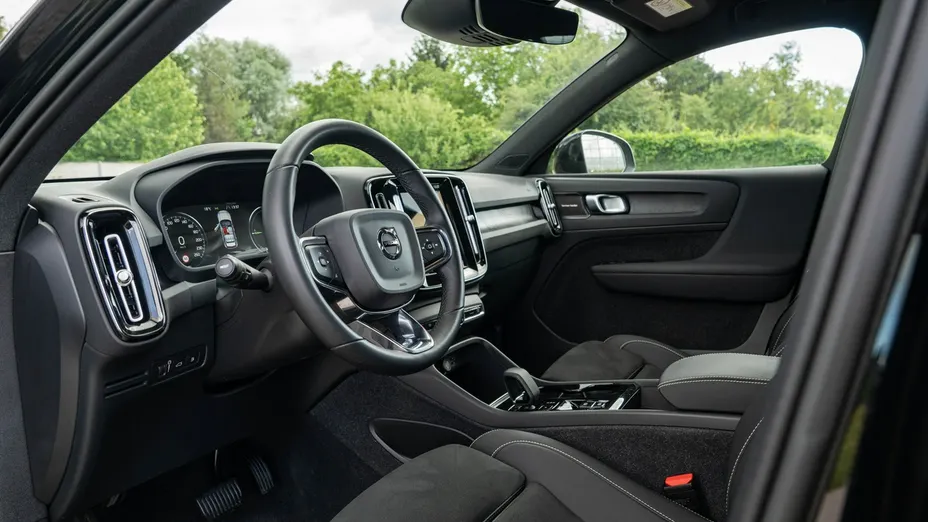 VOLVO XC40 -