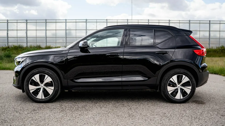 VOLVO XC40 -