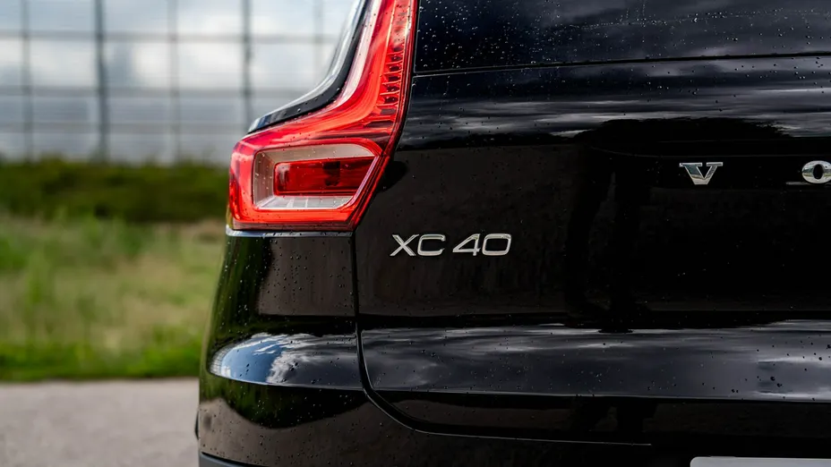 VOLVO XC40 -