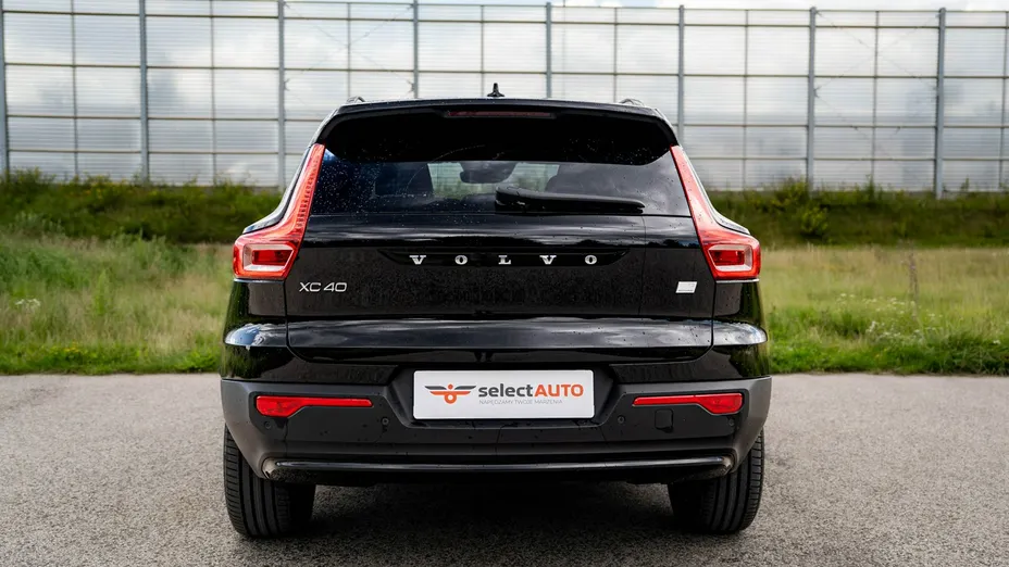 VOLVO XC40 -