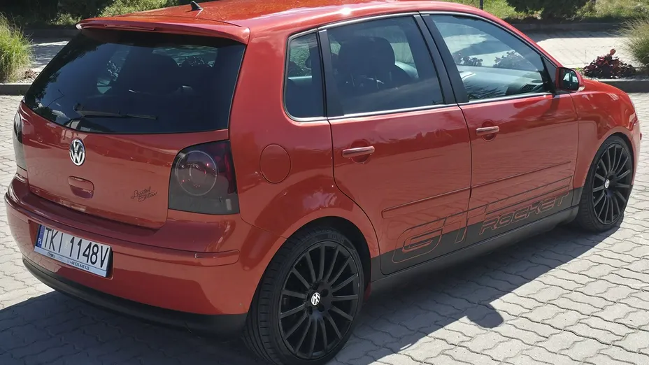 VOLKSWAGEN Polo -