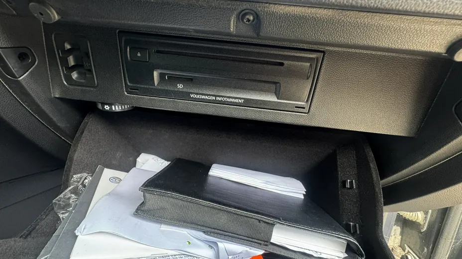 VOLKSWAGEN Passat -