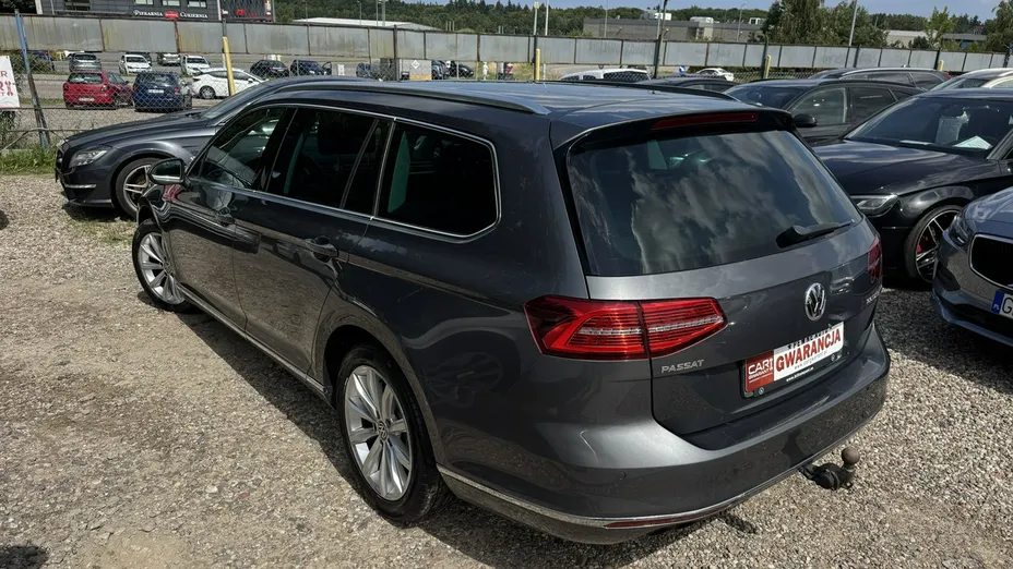VOLKSWAGEN Passat -