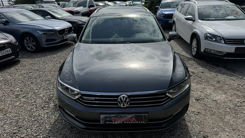 VOLKSWAGEN Passat -