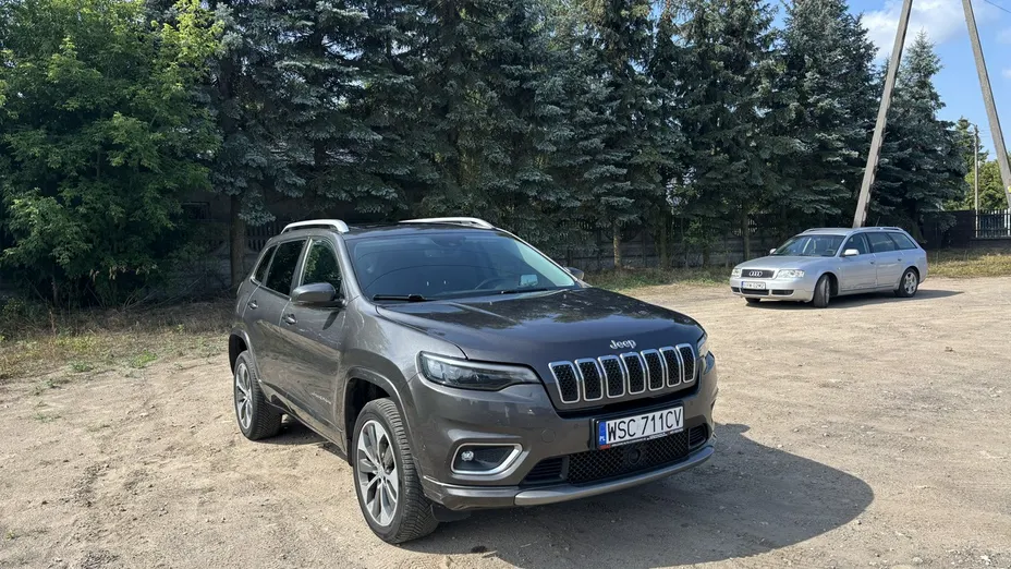 JEEP Cherokee -