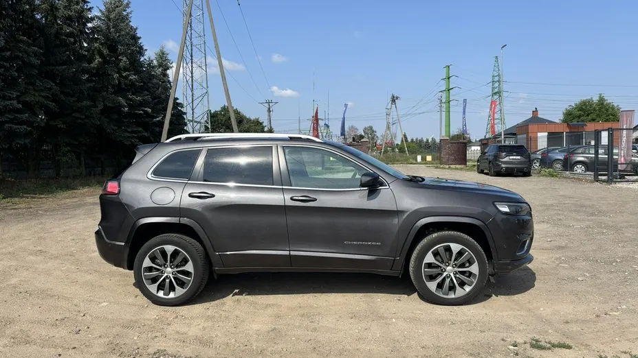 JEEP Cherokee -