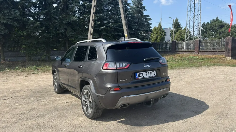 JEEP Cherokee -