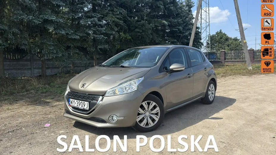 PEUGEOT 208 -